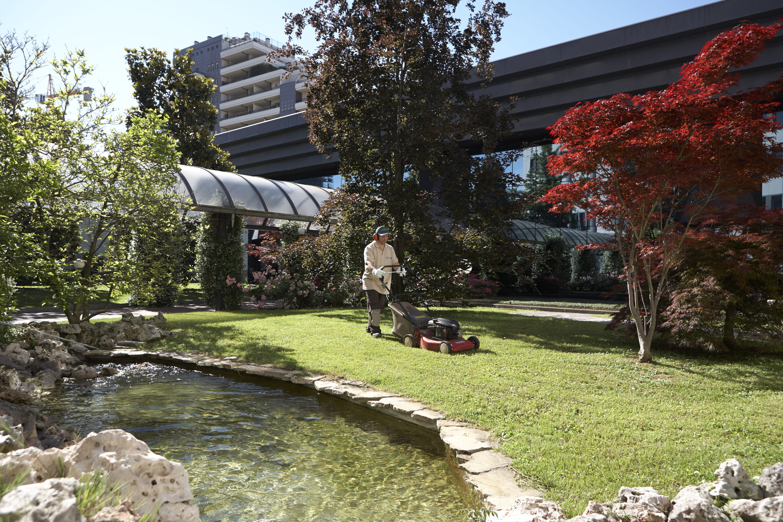 manutenzione giardino aziendale